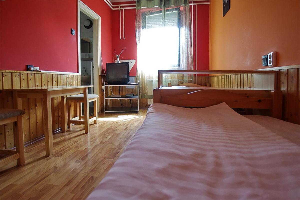 Kispipa Panzio Bed and Breakfast Szombathely Eksteriør billede